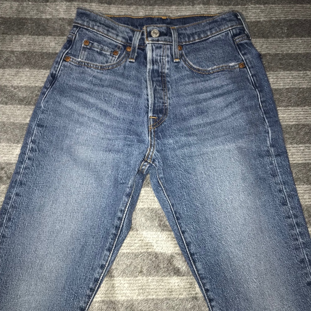 Vintage Levi 105 jeans